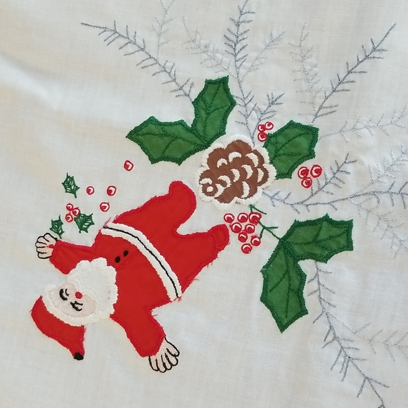 Vtg Christmas Tablecloth & Napkins Set - Picture 5 of 10